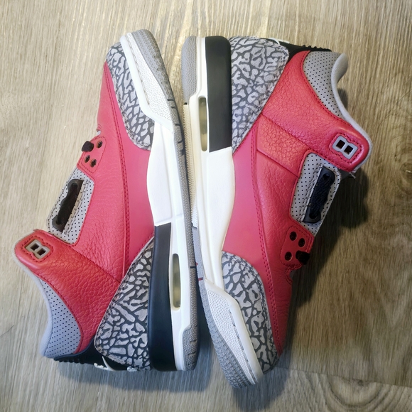 Air Jordan 3 Retro Red - Picture 1 of 7